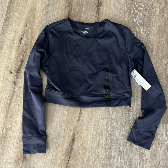 Banana Republic Tops - NWT banana republic cropped work out top